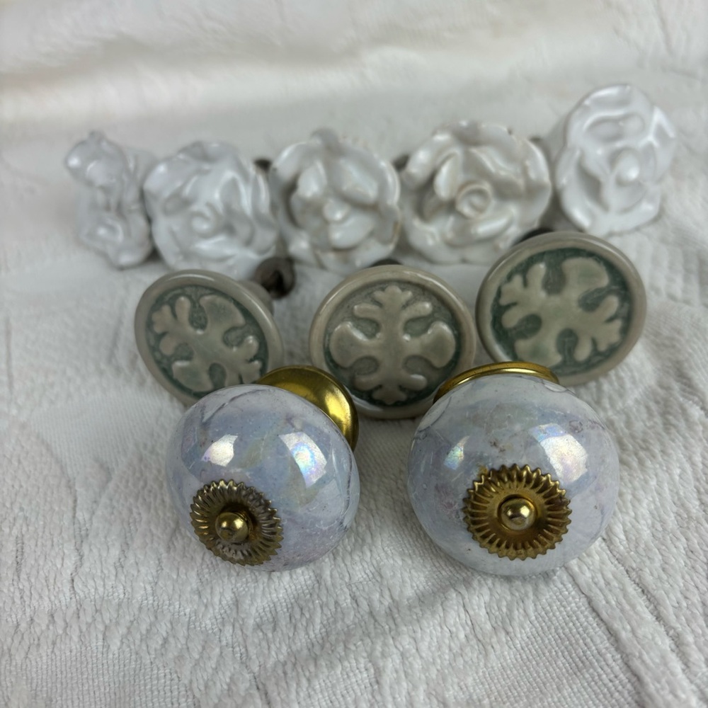 Collection of drawer/cabinet pulls/porcelain-3 assortment-10 pcs